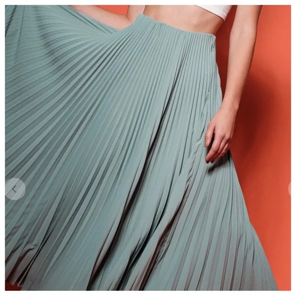 39 Boho Solid woven elastic banded waist pleated maxi skirt - Picture 6 of 6